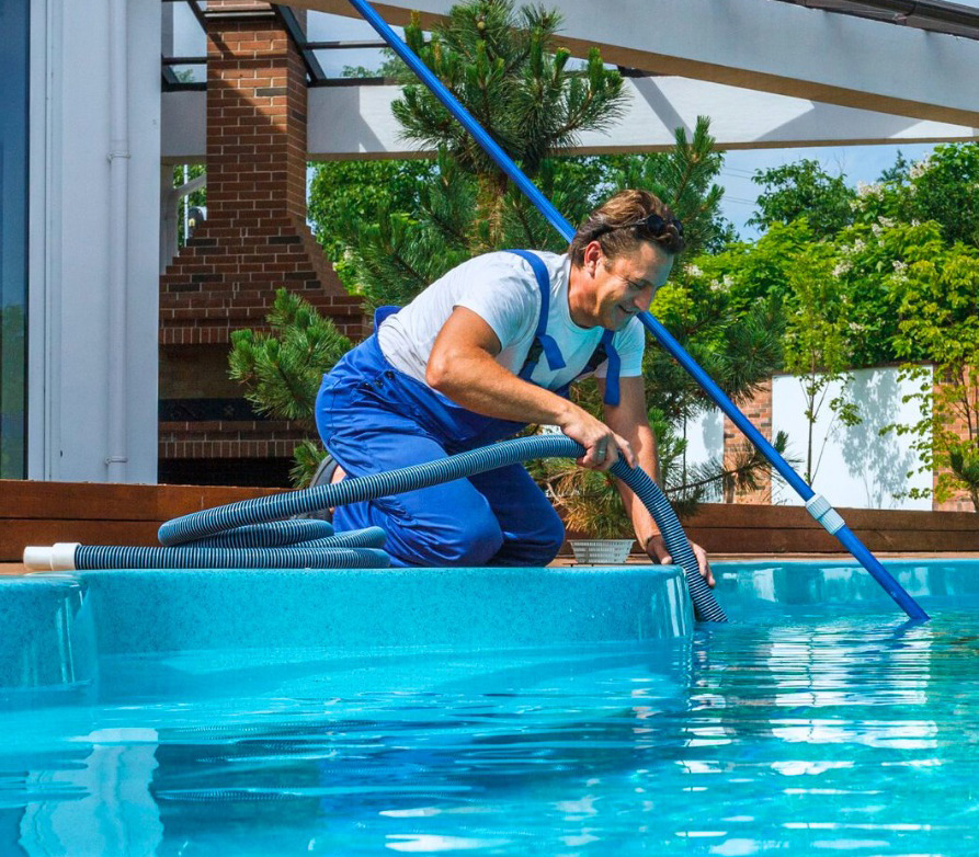 How to Clear a Green Pool Fast in Cape Town's Heat | Gibbs Pools How to clear a green pool - vacuuming the pool floor