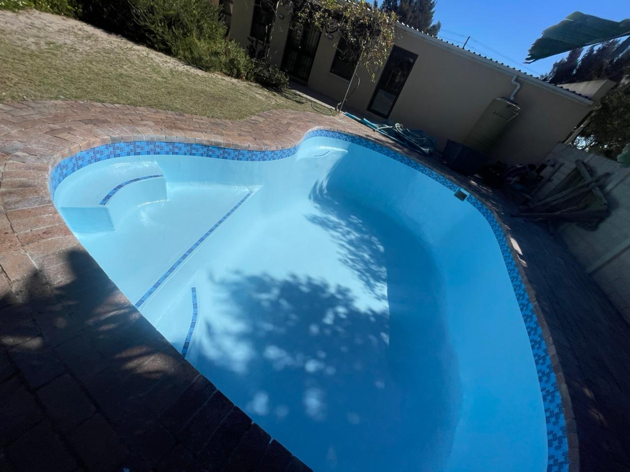 GUNITE POOL RELINING WITH FIBREGLASS IN PANORAMA