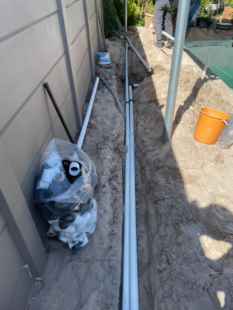 Pool Resurfacing in Brackenfell: Fixing Fiberglass Pool Bubbles the Right Way