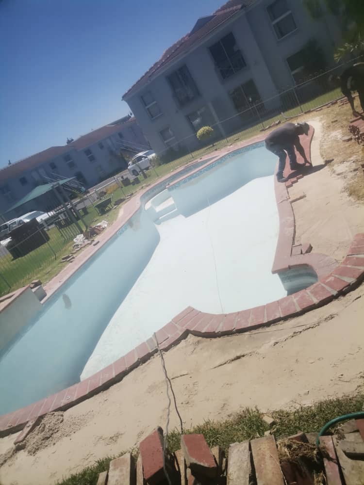 Swimming pool repairs in bishopscourt, Cape Town | Gibbs Pools Swimming pool repairs Bishopscourt - relining and repiping project