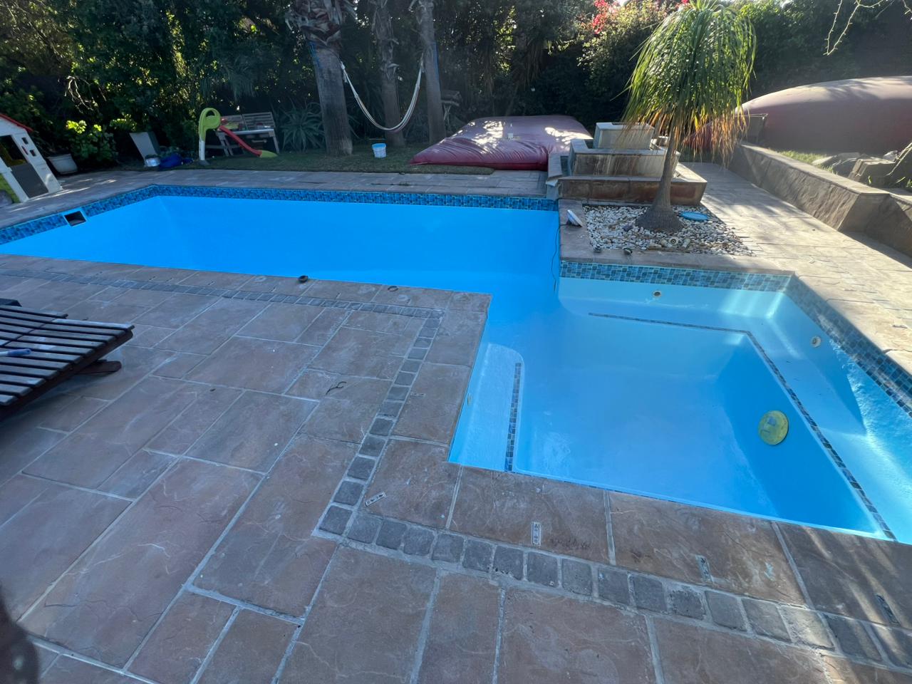 HAPPY CLIENT IN MELKBOSSTRAND – GUNITE POOL RELINING DONE