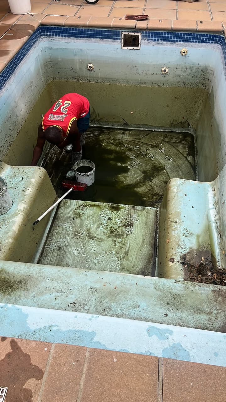 TABLE VIEW POOL REPAINT – DONE & READY FOR SUMME