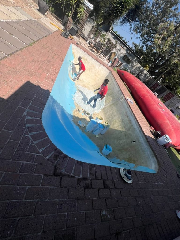 Finishing coat on a gunite to fibreglass conversion in Durbanville Cape Town